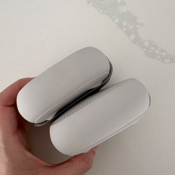 2 X BOSE SoundLink Micro Bluetooth Speakers - Picture 12 of 16